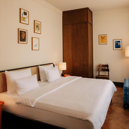 Boutique Hotel Chateau Royal Berlin Exterior foto A bedroom at the hotel