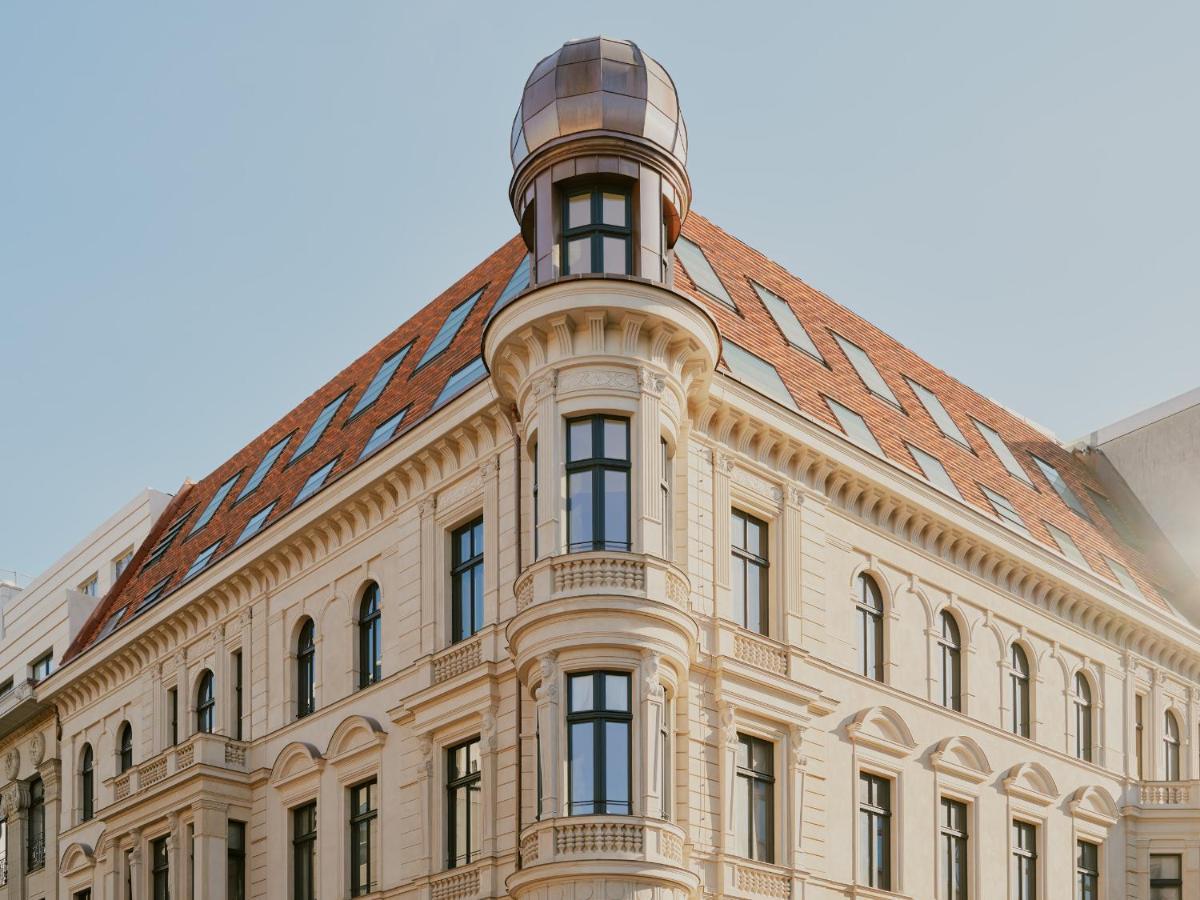 Boutique Hotel Chateau Royal Berlin Exterior foto The building of the German National Museum of Photography in Cologne