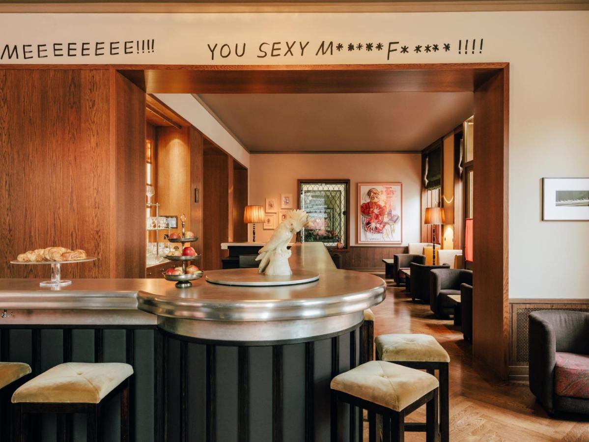 Boutique Hotel Chateau Royal Berlin Exterior foto The bar at the Standard East Village
