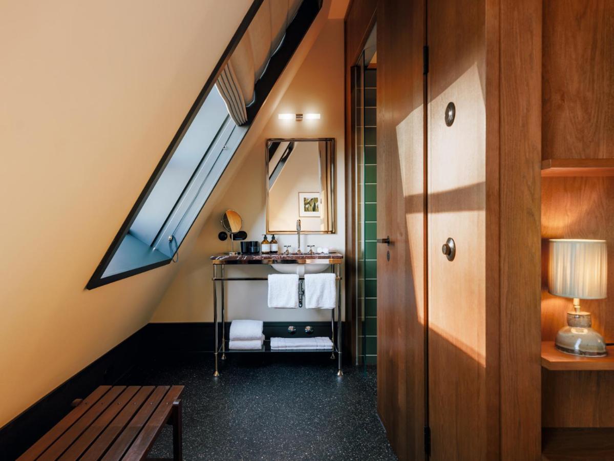 Boutique Hotel Chateau Royal Berlin Exterior foto A bathroom at the Hotel