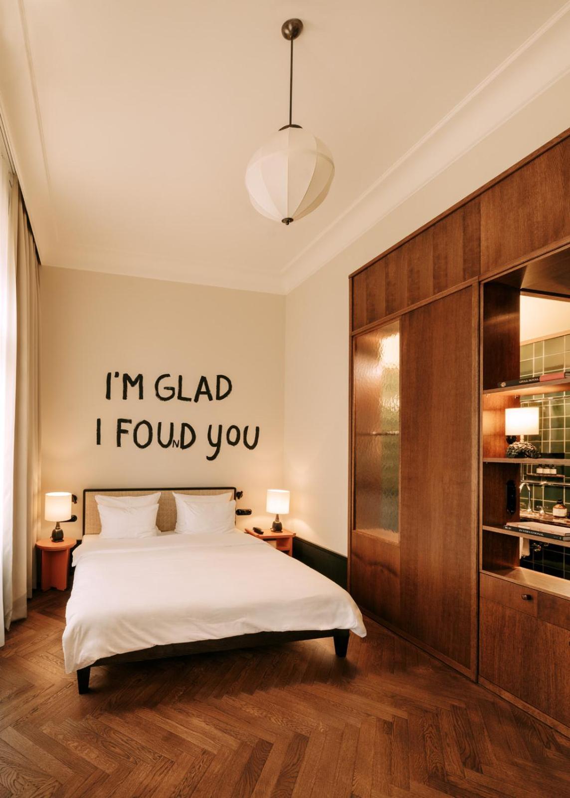Boutique Hotel Chateau Royal Berlin Exterior foto A wall sticker