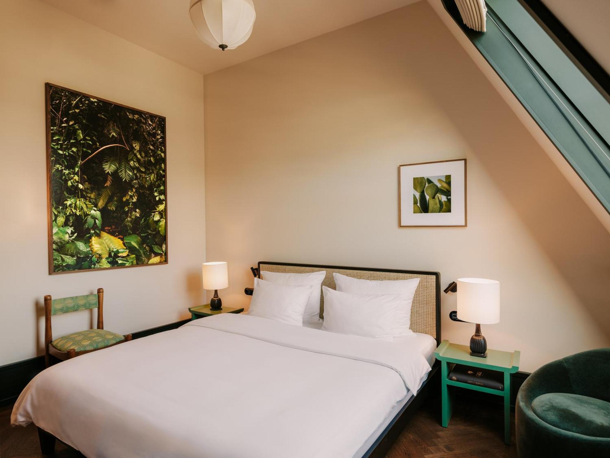 Boutique Hotel Chateau Royal Berlin Exterior foto A bedroom at the Standard East Village